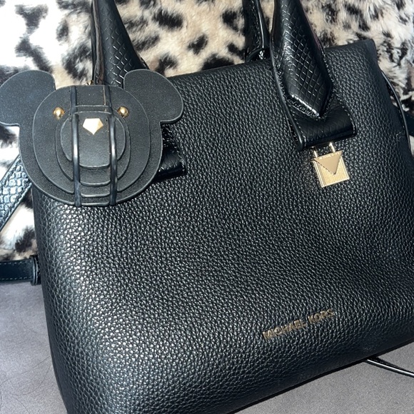 Michael Kors Leather crossbody purse reversible - Picture 6 of 6